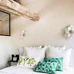 Chez Laurence Du Tilly L'annexe Colomby-Anguerny